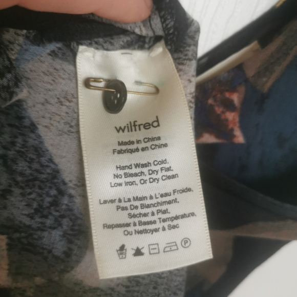 Aritzia Wilfred top size small - Picture 6 of 6